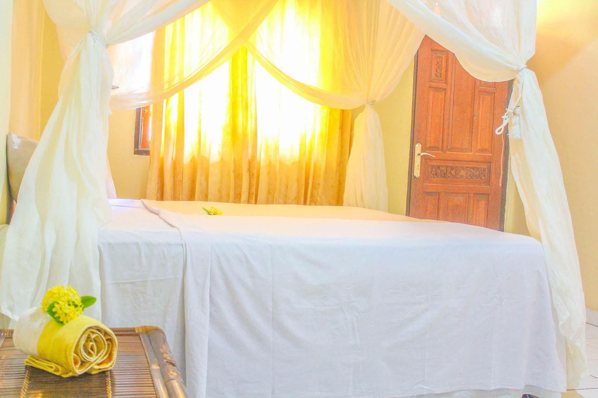Lolo Beach Inn Legian Zewnętrze zdjęcie
